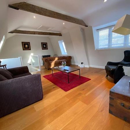 The Granary, Lovely Townhouse In Central スタンフォード エクステリア 写真